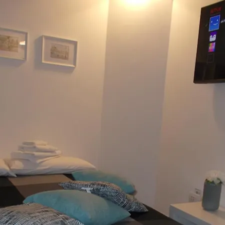 아파트 Akihome Portanova *