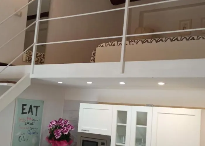 Akihome Portanova *
